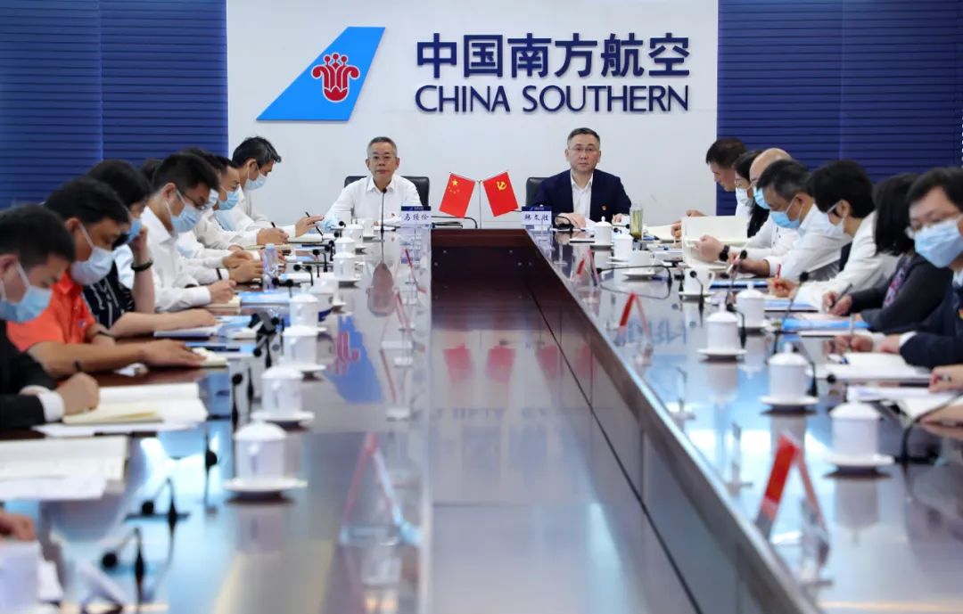  龙海波 物流公司装卸部总经理、 党总支副书记-COSCO海派